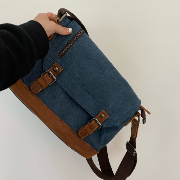 Cross body bag - Picture 1 of 5